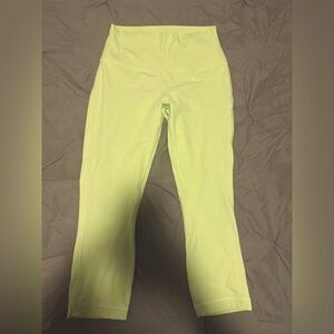 Lulu Lemon quarter length yoga pants in a size 8.